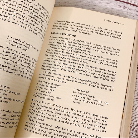 Vintage cookbook for entertaining - Picture 4 of 12